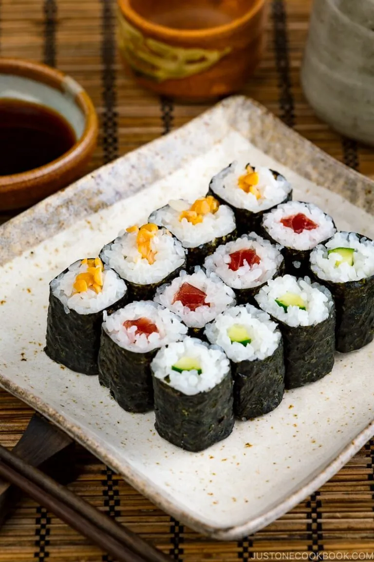 Sushi-Rolls-Maki-Sushi-–-Hosomaki-1106-II Sushi-Rolls-Maki-Sushi-–-Hosomaki-1106-II