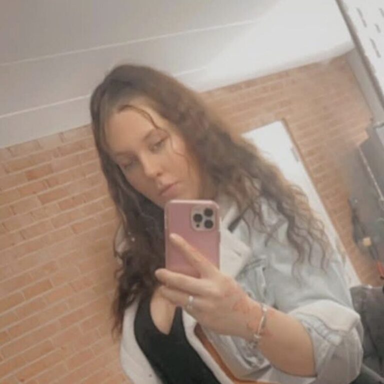 Stephanie Riley #Y73958