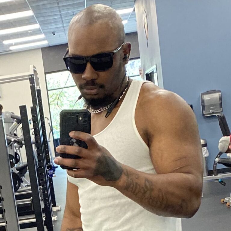 Jeffrey Roberts #23323215