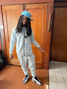 antoine gaither in blue hat
